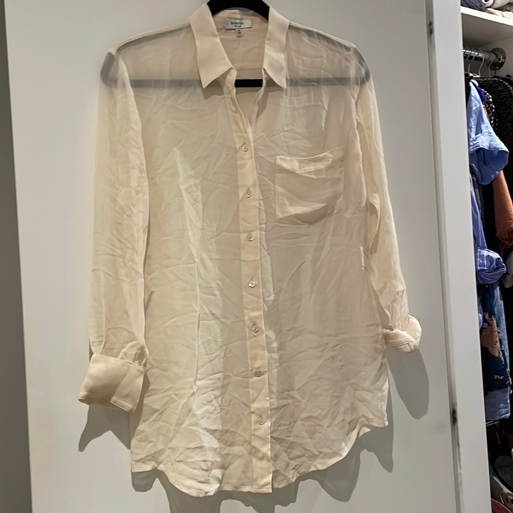 Aritzia Babaton 100% silk blouse